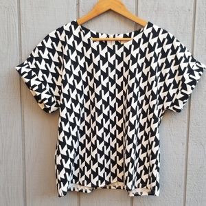 MELLODAY Black and White Geometric Blouse